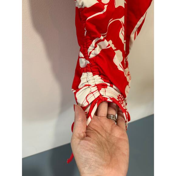 Kona Sol one piece swim suit size M red white floral print cinching on side - Picture 3 of 6